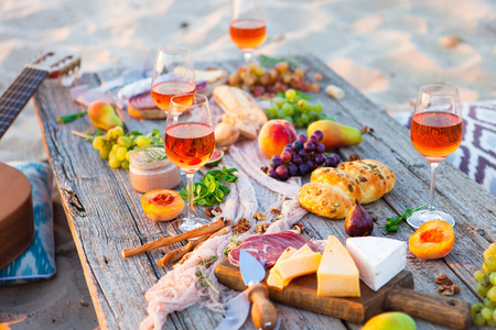 野餐的食物表图片-野餐的食物表素材-野餐的食物表插画-摄图新视界