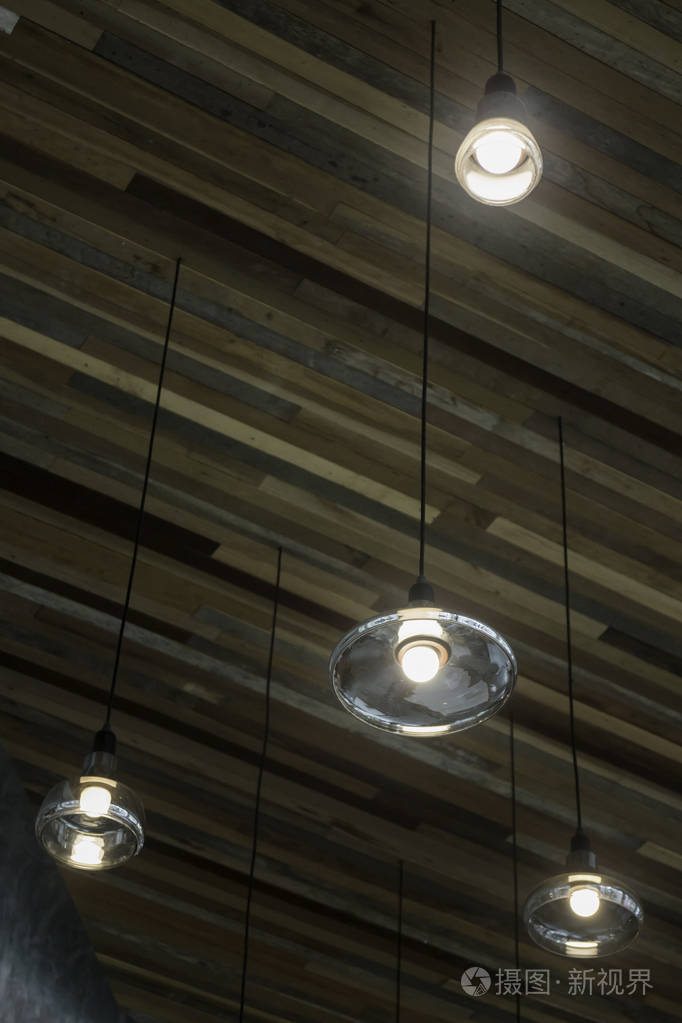 老式灯泡悬挂天花板, 股票照片