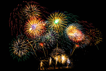 美丽的烟花在天空图片