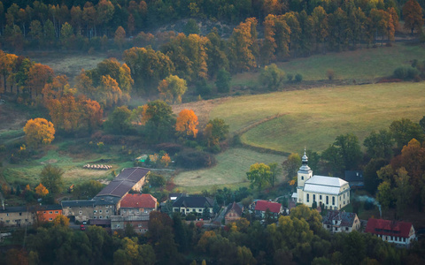 在波兰西里西亚的秋天, 鲁达维雅诺维茨基的特钦斯科教堂