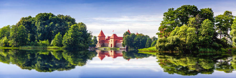 特拉凯城堡海岛城堡在特拉凯新闻处最普遍的旅游目的地在立陶宛, 房子博物馆和文化中心, 横幅全景格式