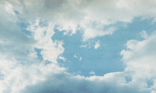 云对纹理的纸张背景