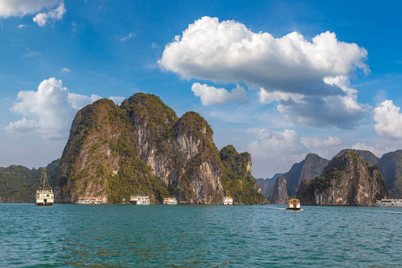 世界自然遗产下龙湾, 越南在夏季的一天