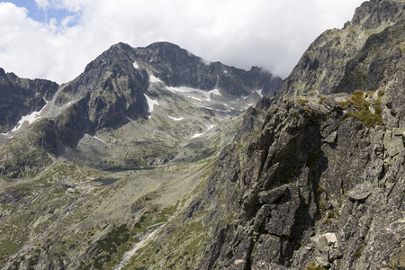 论斯洛伐克高 Tatras 的山峰和高山景观