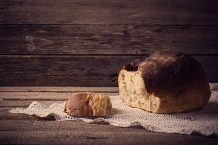 面包上木制的背景