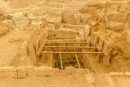卡滔侯羽克是大新石器时代和 Chalcolithic 最佳的保存城市解决在 Cumra, 它是最旧的镇在世界在科尼亚。它建于大约