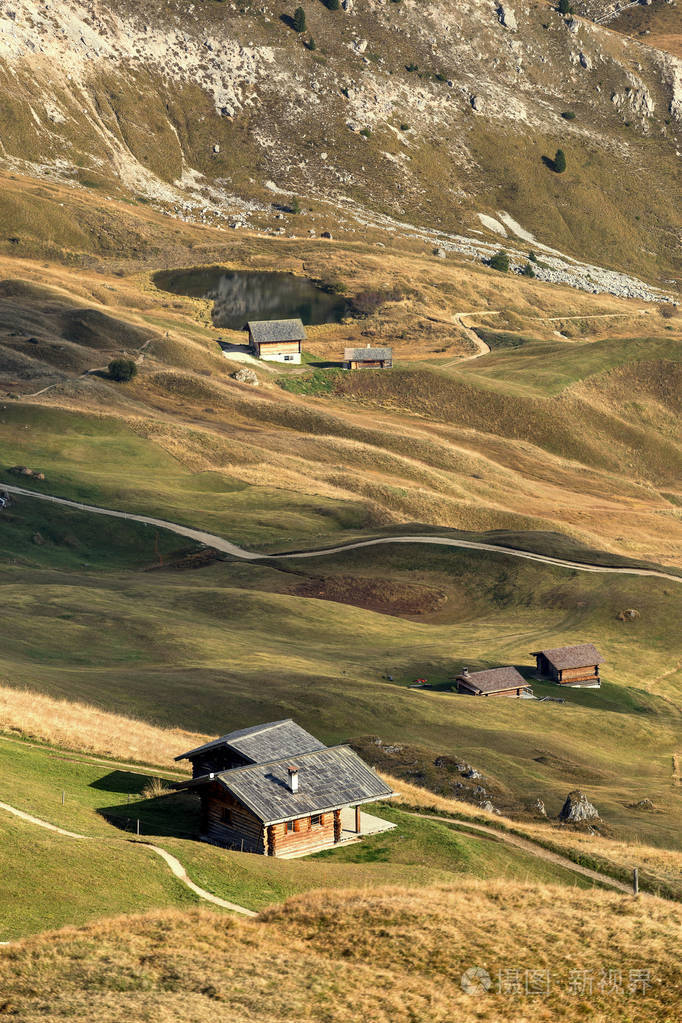 来自塞塞达高原,多洛米人,意大利,欧洲的小木屋特写镜头