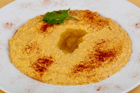 Gurmet 腐殖质与 paprica 和橄榄油
