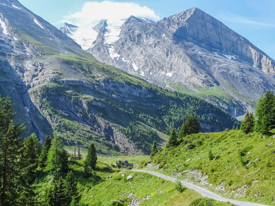 在瑞士, 欧洲的 Gemmi 通过的高山路线惊人的风景