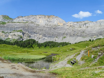 在瑞士, 欧洲的 Gemmi 通过的高山路线惊人的风景