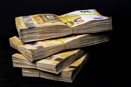 约2500欧元价值照片