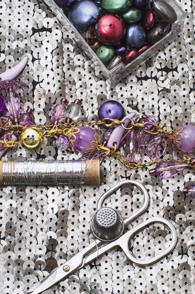 项链手工制作的首饰串珠样