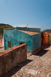 Bosa 村庄在撒丁岛意大利在夏天