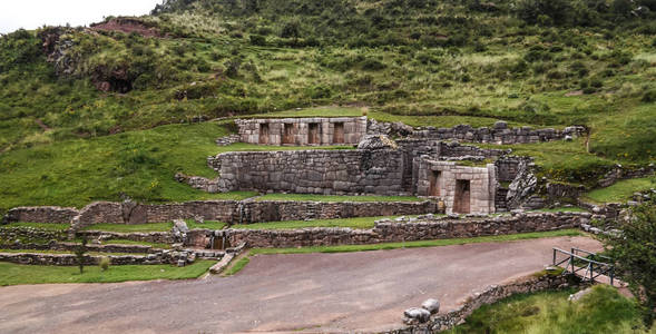 秘鲁库斯科 Tambomachay 考古遗址的外部视野