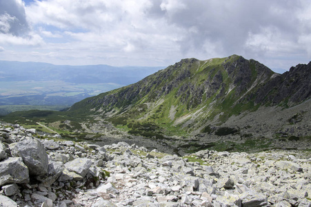 Furkot 山谷远足小径在高塔特拉山, 夏季旅游季节, 野生自然, 旅游小径