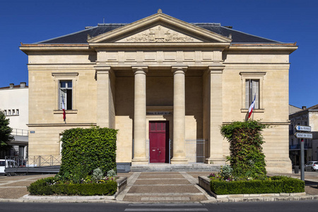 法国多尔多涅贝杰哈克镇的法院或法庭的格兰特实例