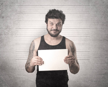 被关进监狱图片