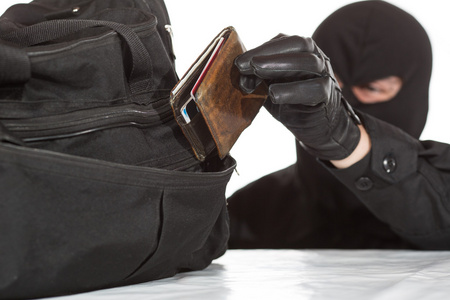 贼偷了一个钱包照片