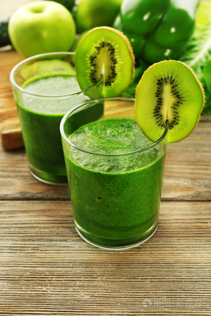 绿色新鲜健康果汁