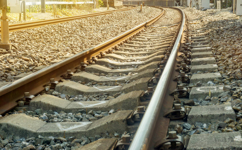 曲线的铁路图片