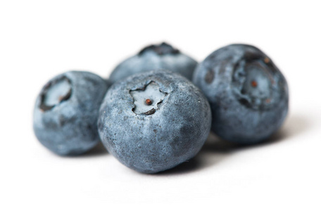 组的孤立的白色背景上的新鲜 juisy 蓝莓