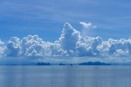 海景, 湖面上的云彩, 蓝天上的空间