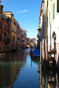 用小船在威尼斯运河