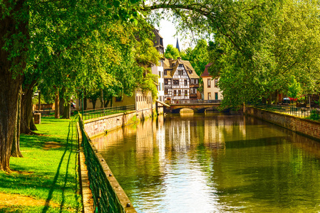 史特拉斯堡，水运河娇小的法国区，教科文组织的网站。Alsa