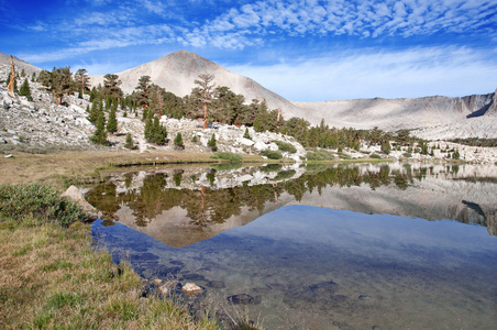 在塞拉利昂内华达山脉，加利福尼亚州的高山Lansdscape