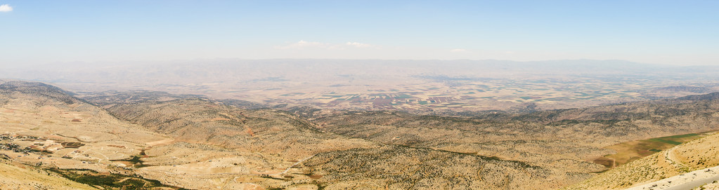 巴勒贝克，黎巴嫩贝卡 贝卡 山谷的全景视图