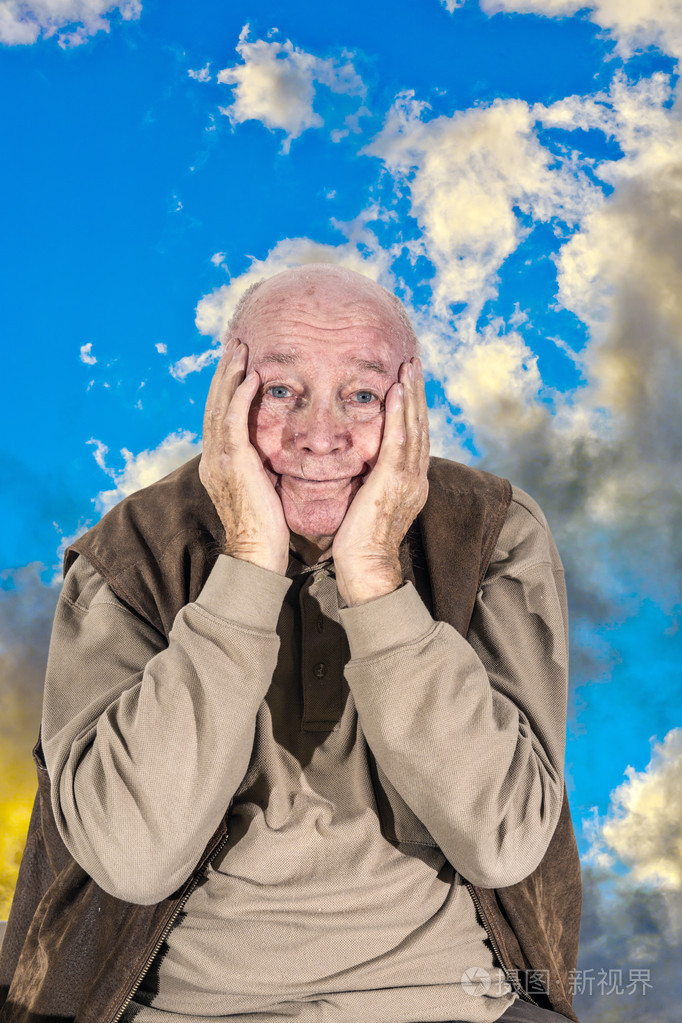 老人滑稽退休老人