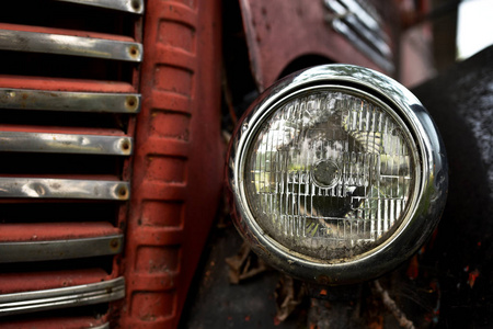旧苏联汽车车灯复古老式的绿色和白色汽车.汽车门把手.
