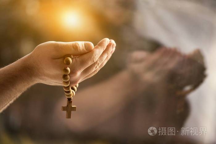 人类祈祷的手, 特写视图