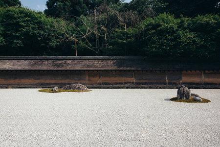 日本禅石园与绿枫叶电影复古风格