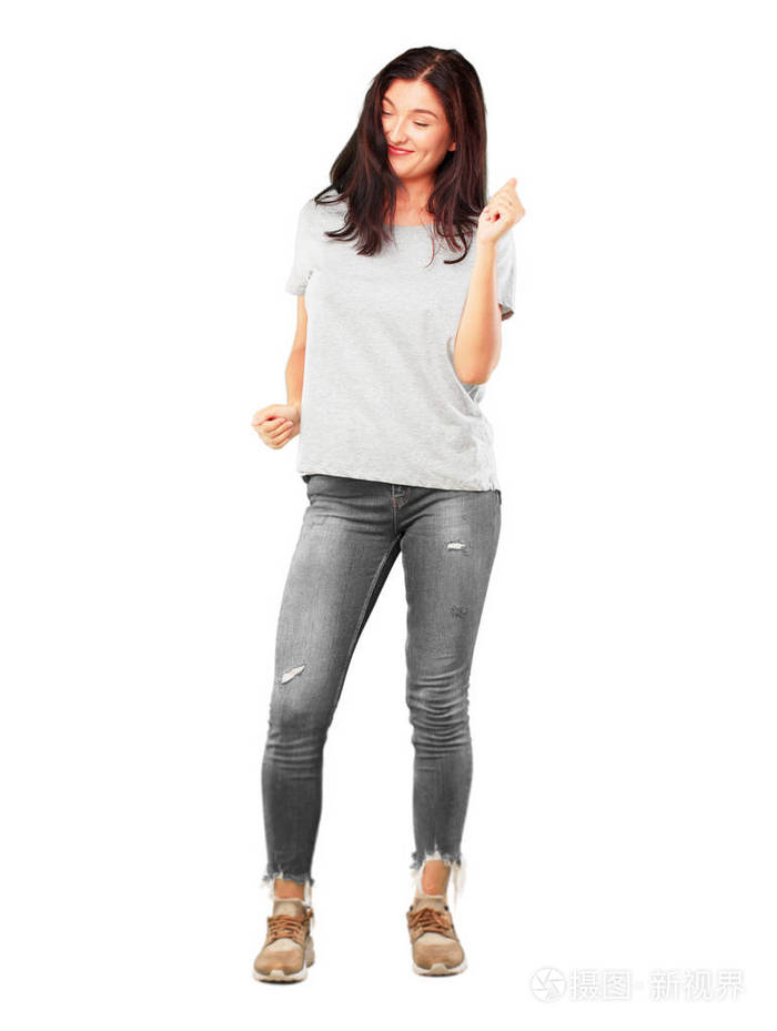 年轻漂亮的女孩全身的微笑和跳舞的乐趣, 活泼的迪斯科音乐, 看着快乐