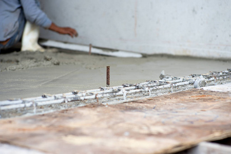 施工现场钢筋混凝土结构用钢丝绳的选择性聚焦图