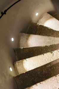 螺旋混凝土楼梯的点光源图片
