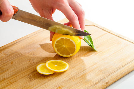 切割柠檬图片
