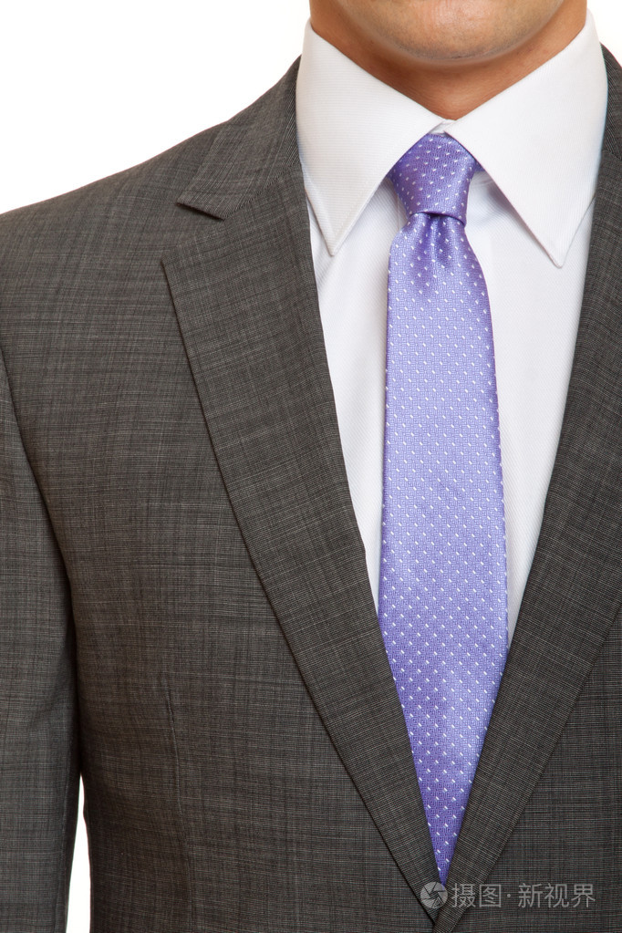 穿着西装打领带的男人