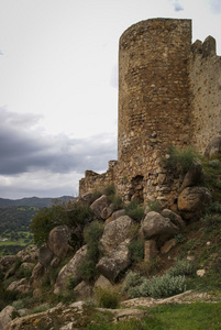 在 Burqillos del 伺服的城堡