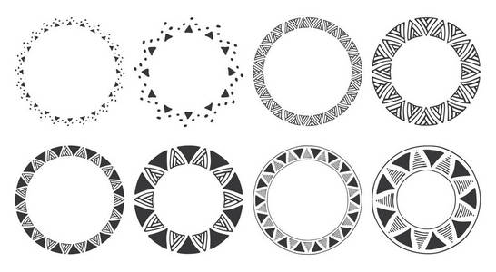一组手绘的圆形框架。部落和 geomeric 装饰设计元素。圆形装饰品。手绘剪贴画