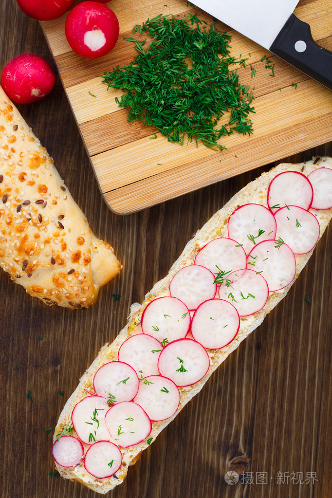 新鲜蔬菜三明治