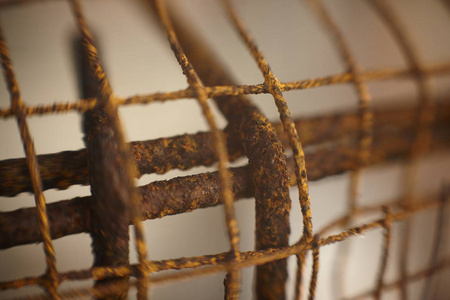 被锈蚀和氧化腐蚀的铁矿物的细节: 金属腐蚀照片