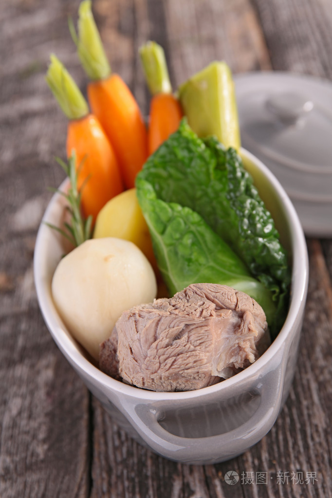 炖牛肉和蔬菜