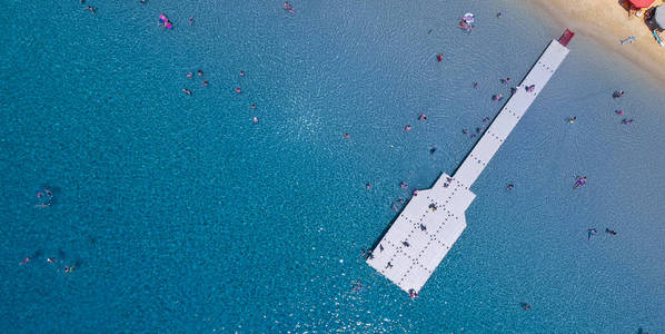 希腊 Chalkidiki Ammouliani 岛海滩鸟瞰图