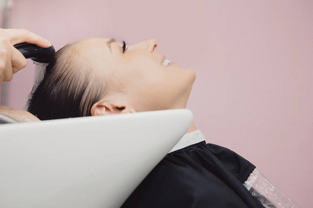 治疗后的头发水疗中心照片