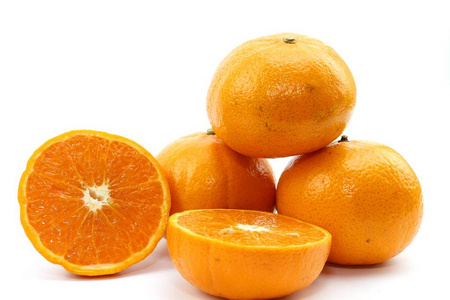 白色背景的甜橙新鲜水果