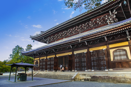 在 Nanzen 寺，在日本京都的佛法大厅 桩新鲜事