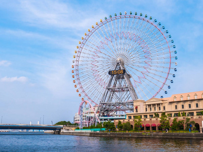 日本横滨城周边游乐园摩天轮