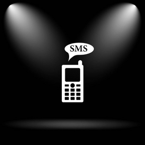 Sms 图标。黑色背景上的互联网按钮